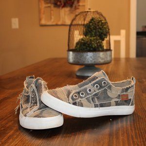 Blowfish Girls Slip on shoes Size 4